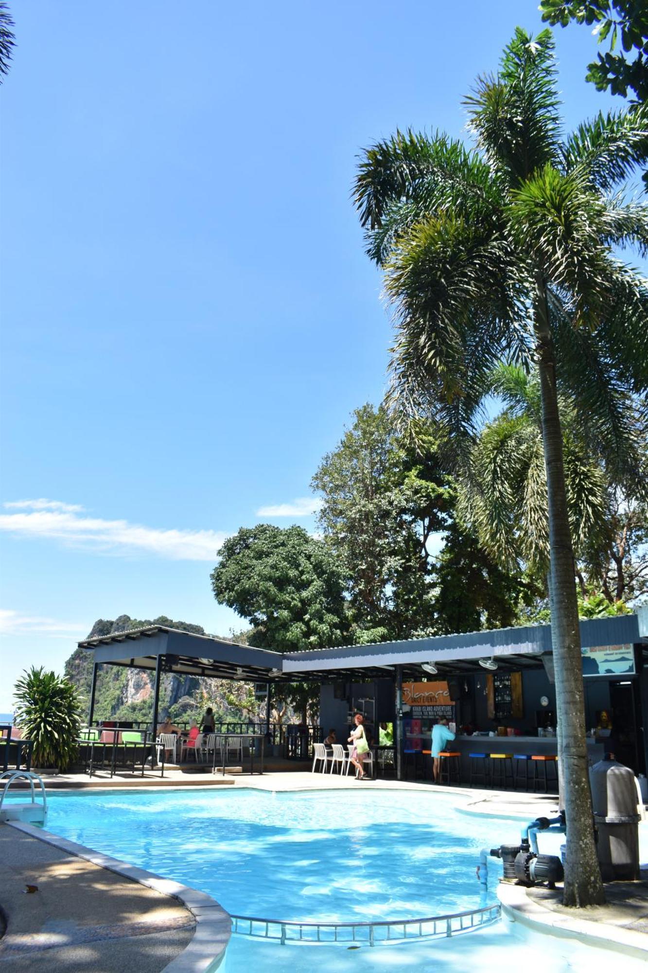Social Quarters Blanco - Youth Hostel 18 To 35 Only 라일레이 비치 외부 사진